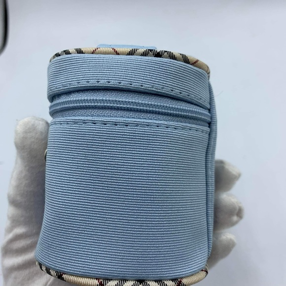 Burberry pouch 💯 authentic - Picture 5 of 8